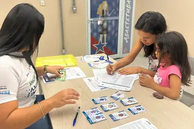 notícia: Governo do Pará entrega carteiras de identificação para autistas em Abaetetuba
