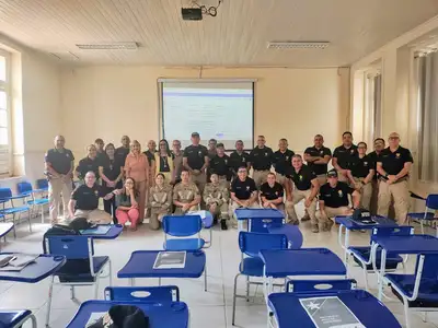 notícia: Seduc capacita equipes do Programa Escola Segura para fortalecer prevenção e segurança nas escolas