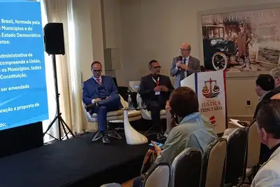 notícia: Seminário discute as mudanças que virão com a reforma sobre o consumo no Brasil