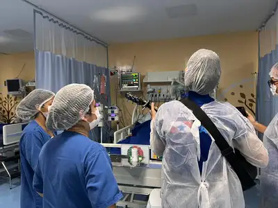notícia: Hospital Geral de Tailândia fortalece humanização com musicoterapia na UTI Adulto
