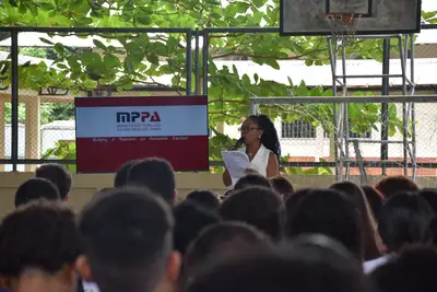 notícia: Escola Técnica Dr. Celso Malcher recebe ação do Ministério Público sobre educação antirracista