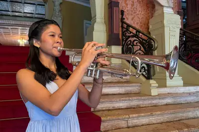 notícia: Kamilly Trindade é a primeira mulher a integrar o naipe de trompetes da Amazônia Jazz Band