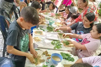 notícia: Ecoarte realiza oficina de argila para as crianças neste domingo (29), no Mangal das Garças