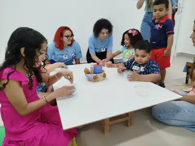 notícia: Natea da Policlínica Carajás tem a arte como aliada no desenvolvimento de crianças com autismo