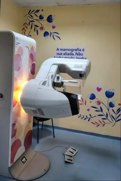 notícia: Sala de mamografia da Policlínica Metropolitana ganha ambientação humanizada e reforça acolhimento às mulheres