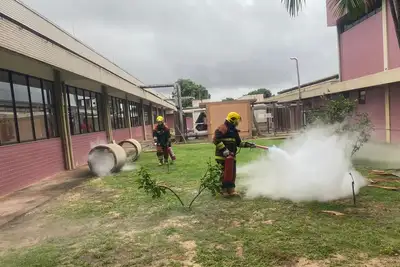 notícia:   Em Santarém, brigadistas do Hospital Regional simulam incêndio e evacuação do prédio