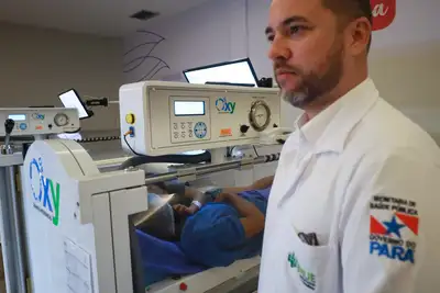 notícia: Tratamento com câmaras hiperbáricas acelera recuperação de pacientes no Hospital Metropolitano