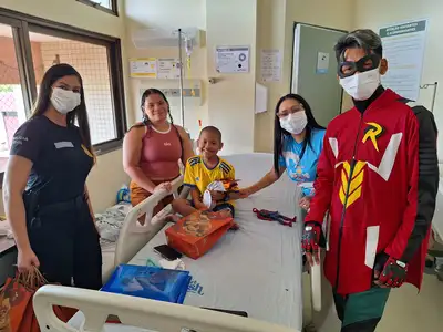 notícia: Hospital Regional do Baixo Amazonas celebra Páscoa com oração e presentes