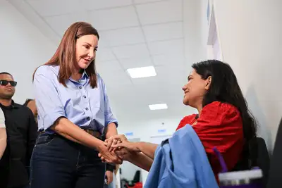 notícia: Governadora Hana Ghassan visita Policlínica e Natea de Santarém e acompanha início dos atendimentos 