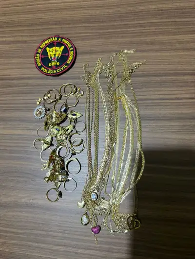 notícia: Polícia Civil prende homem investigado por roubo à joalheria de Belém 