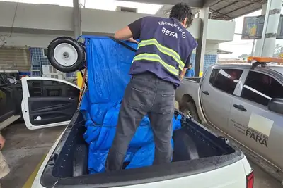 notícia: Sefa apreende aparelho cirúrgico, estruturas metálicas, trator e pneus