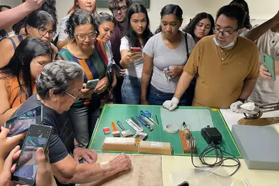 notícia: Oficina apresenta técnicas de conservação de documentos no Arquivo Público do Pará