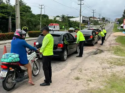 notícia: Ação do Detran alerta condutores sobre riscos de acidentes no feriadão