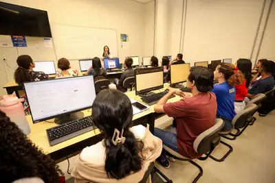 notícia: Pará lidera inserção de jovens no mercado de trabalho na região Norte