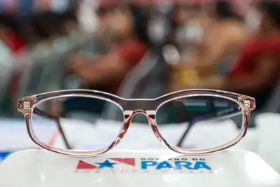 notícia: Governadora Hana Ghassan entrega mais de mil novos óculos de grau em Castanhal