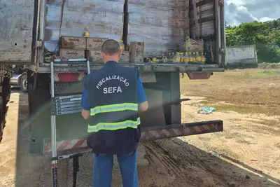 notícia: Sefa apreende 5 mil garrafas de cachaça em São Geraldo do Araguaia, sudeste do Pará