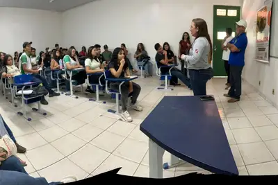 notícia: Adepará realiza ação educativa em alusão ao Dia Mundial das Abelhas, em Castanhal