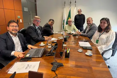 notícia: Pará avança em acordo com Petrobras para qualificar 30 mil trabalhadores para cadeia do petróleo e gás