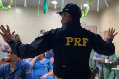 notícia: Hospital Regional Público da Transamazônica e PRF debatem acidentes de trânsito durante Semana da Segurança