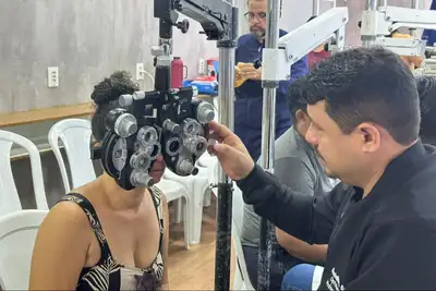 notícia: Estado leva mais de 30 serviços de saúde, lazer e cidadania ao distrito de Outeiro, em Belém