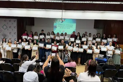 notícia:  FHCGV publica edital de capacitação profissional em serviço com oferta de 75 vagas