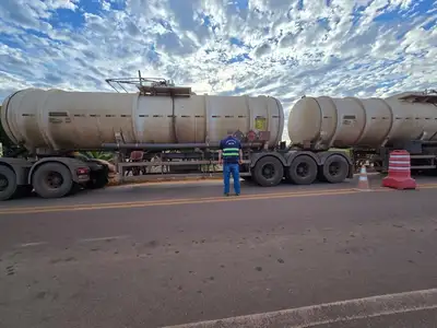 notícia: Sefa apreende seis veículos, pneus e óleo diesel
