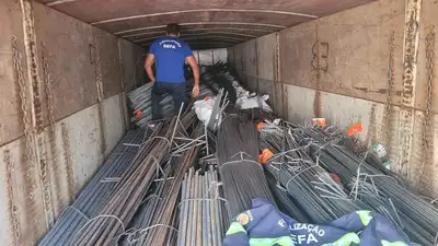 notícia: Sefa apreende 35,4 toneladas de tubos de ferro fundido