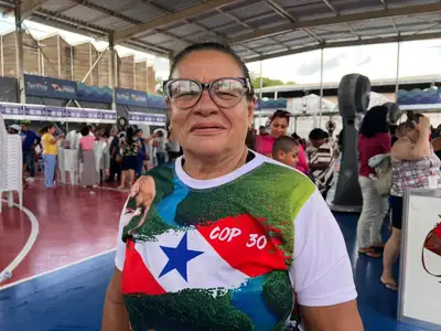 A aposentada Maria Cristina Lopes comemorou a chegada dos novos óculos.