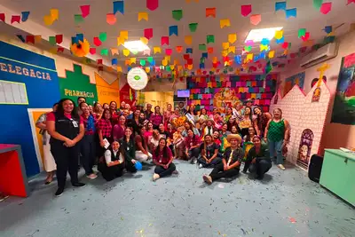 notícia: Concursos de Miss e Mister do Hoiol arrecadam 1.200 brinquedos para pacientes