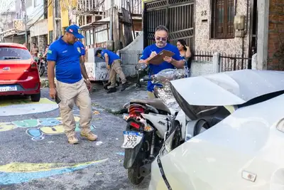 notícia: Polícia Científica realiza perícia em veículos envolvidos em atropelamento e acidente na Sacramenta