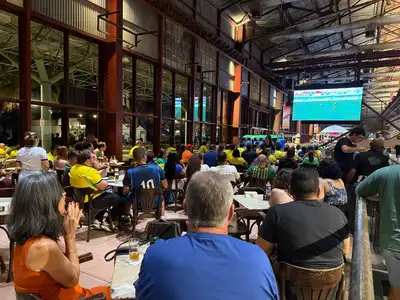 notícia: Após sucesso na estreia da Copa, Arena Estação recebe torcida para o jogo Brasil x Haiti