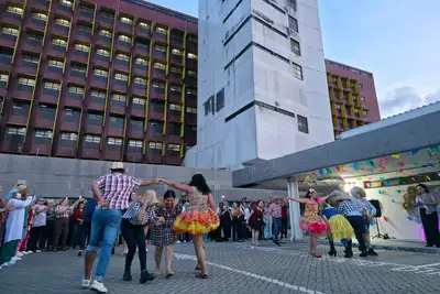 notícia: Ações de humanização marcam a tradicional festa junina do Hospital Abelardo Santos