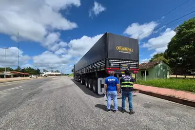 notícia: Fiscais da Sefa apreendem 50 toneladas de farinha de mandioca