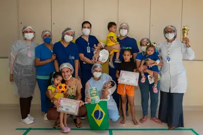 notícia: Humanização transforma recuperação em memória afetiva para famílias de bebês internados no Hospital Regional do Tapajós
