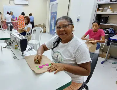 notícia: Sedeme realiza curso de artesanato em malva amazônica na UsiPaz Cabanagem