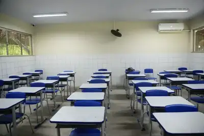 notícia: Programa "Dinheiro na Escola Paraense" amplia autonomia e moderniza estrutura da Escola Palmira Gabriel, em Belém