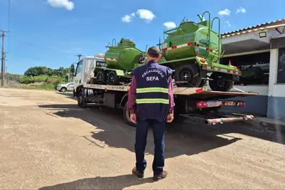 notícia: Sefa apreende conjuntos de reboque para combustível