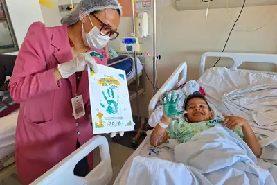 notícia: Hospital Regional do Baixo Amazonas envolve crianças em ação lúdica na Copa