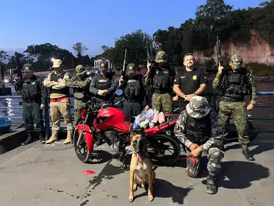 notícia: Em Óbidos, agentes da Base Fluvial Candiru apreendem drogas em tanque de motocicleta