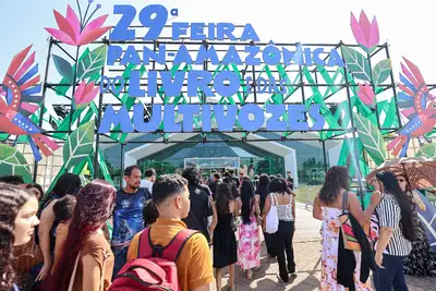 notícia: Centro de Ciências Biológicas e da Saúde da Uepa apresenta projetos e publicação científica na Feira Pan-Amazônica do Livro e das Multivozes