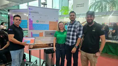notícia: Mestrando da Uepa apresenta audiobook interativo da Tabela Periódica na Feira do Livro 