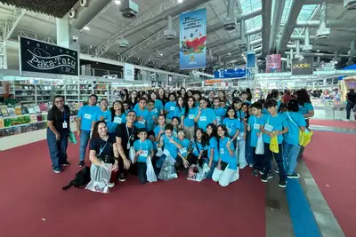 notícia: Feira Pan-Amazônica do Livro e das Multivozes reúne estudantes e professores para incentivar a leitura