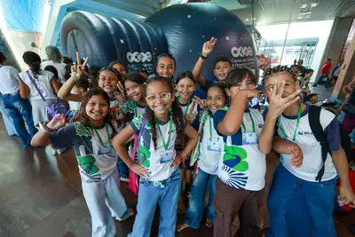 notícia: Planetário Móvel atrai cerca de 2,4 mil visitantes nos primeiros dias da Feira do Livro