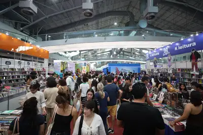 galeria: Feira do Livro - Roda de conversa: “A construção do imaginário na literatura” com Juraci Siqueira (PA), Sônia Santos (PA) e Olga de Dios (ESP). Mediação: Luciano Lira (PA).  E Bate-papo com Paes Loure