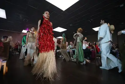 notícia: Usinas da Paz apresentam coleção de moda em desfile na Feira Pan-Amazônica do Livro 