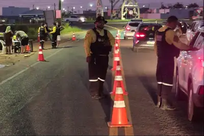 notícia: Detran realiza Operação Sairé com foco no combate à alcoolemia e ao excesso de velocidade