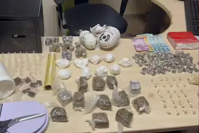 notícia: Polícia Civil prende cinco pessoas em flagrante por tráfico de drogas, em Cachoeira do Arari