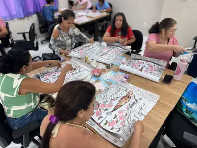 notícia: Oficina de customização do Cartaz do Círio reúne participantes na Fundação ParáPaz