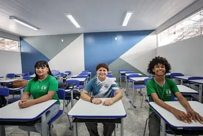 notícia: Governo do Estado entregou 18 novas escolas em Ananindeua
