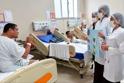 notícia: Hospital Estadual Público Galileu promove orientação sobre alimentação saudável para pacientes e acompanhantes